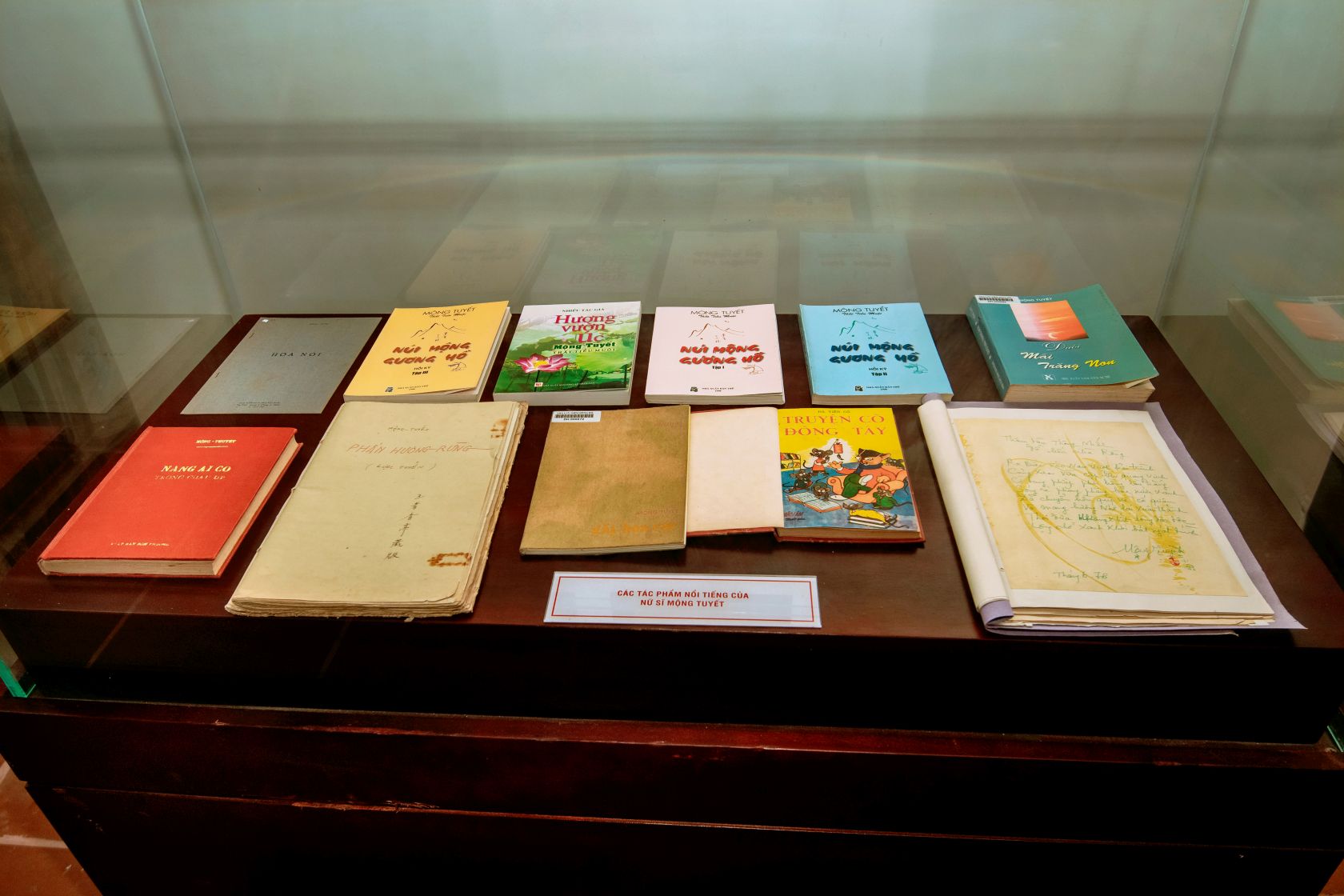 Trí Đức học xá - Tủ 2